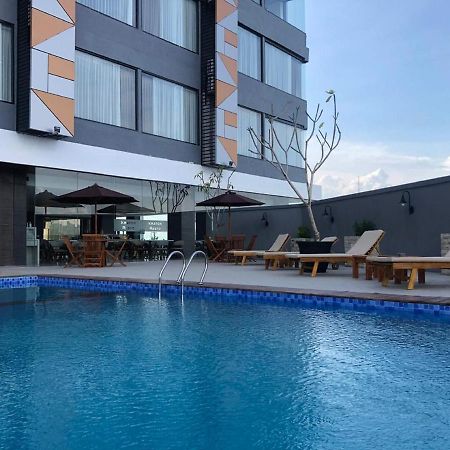 Zenith Premiere Hotel Baubau Dış mekan fotoğraf