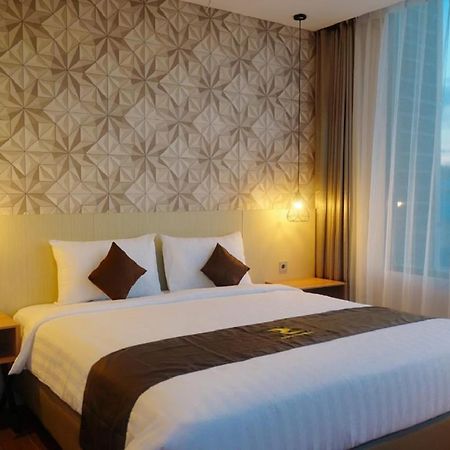 Zenith Premiere Hotel Baubau Dış mekan fotoğraf