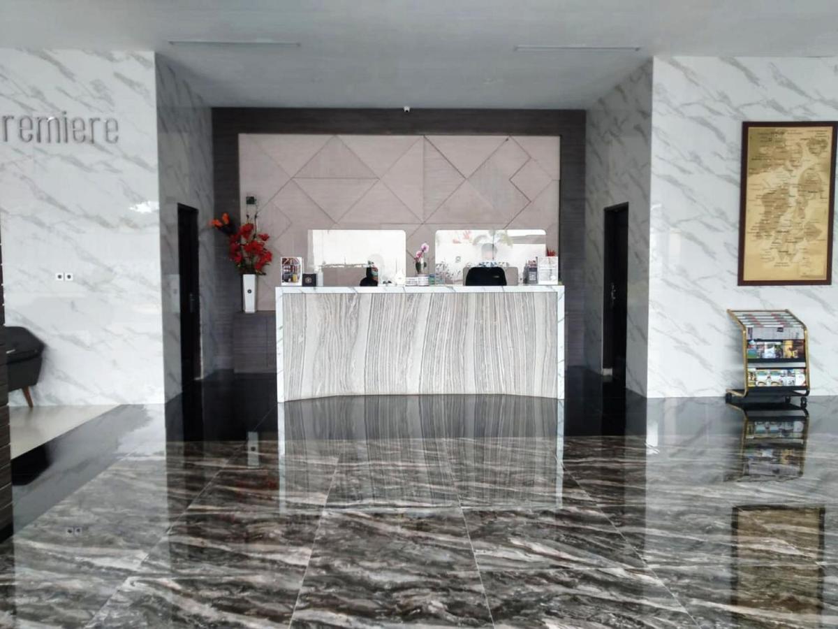 Zenith Premiere Hotel Baubau Dış mekan fotoğraf