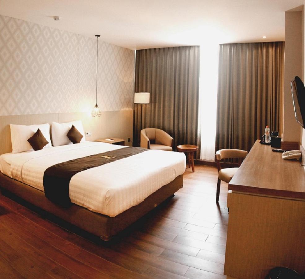 Zenith Premiere Hotel Baubau Dış mekan fotoğraf
