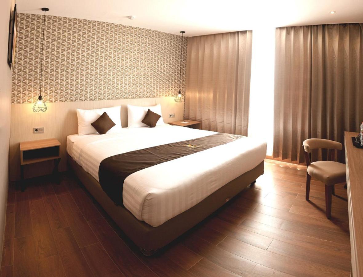 Zenith Premiere Hotel Baubau Dış mekan fotoğraf