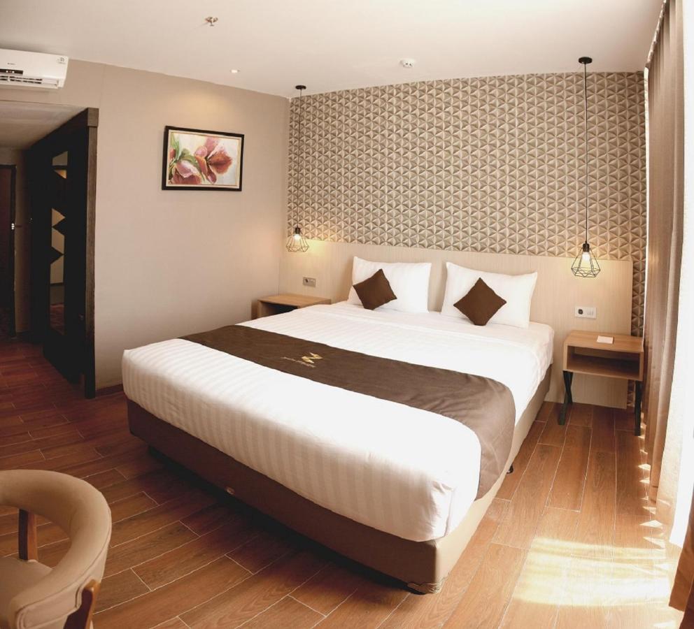 Zenith Premiere Hotel Baubau Dış mekan fotoğraf