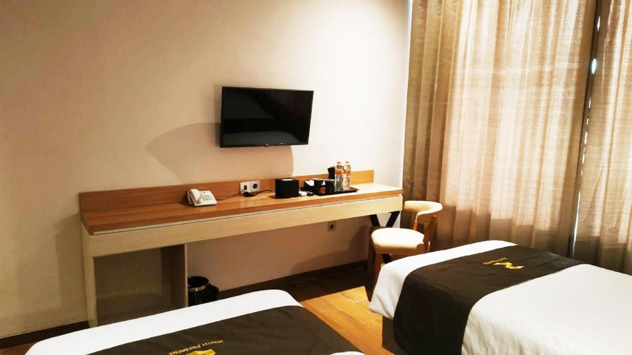Zenith Premiere Hotel Baubau Dış mekan fotoğraf