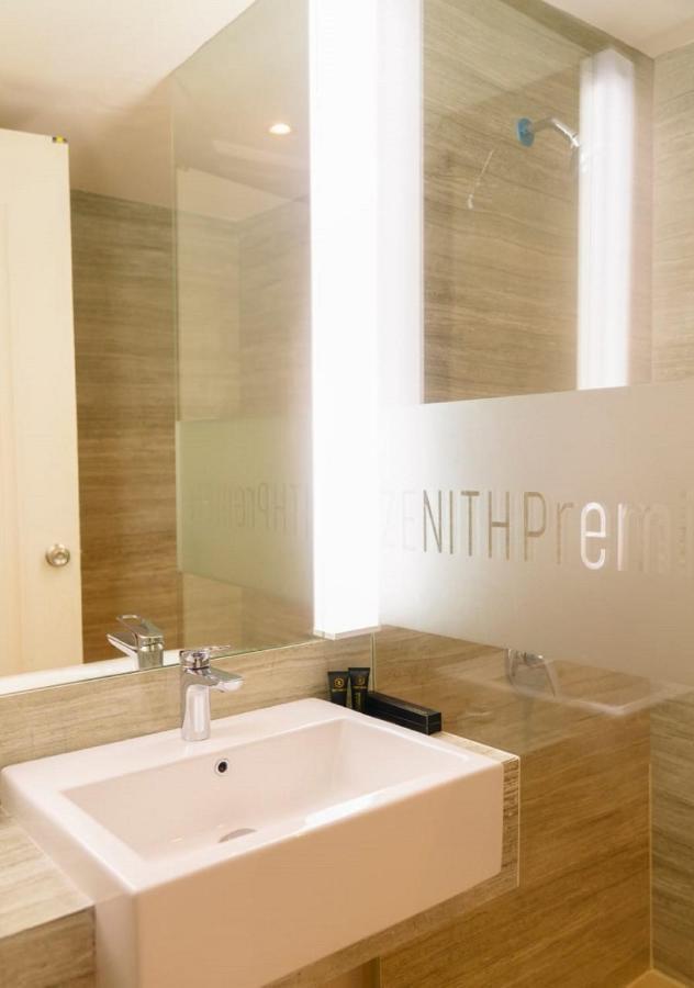 Zenith Premiere Hotel Baubau Dış mekan fotoğraf
