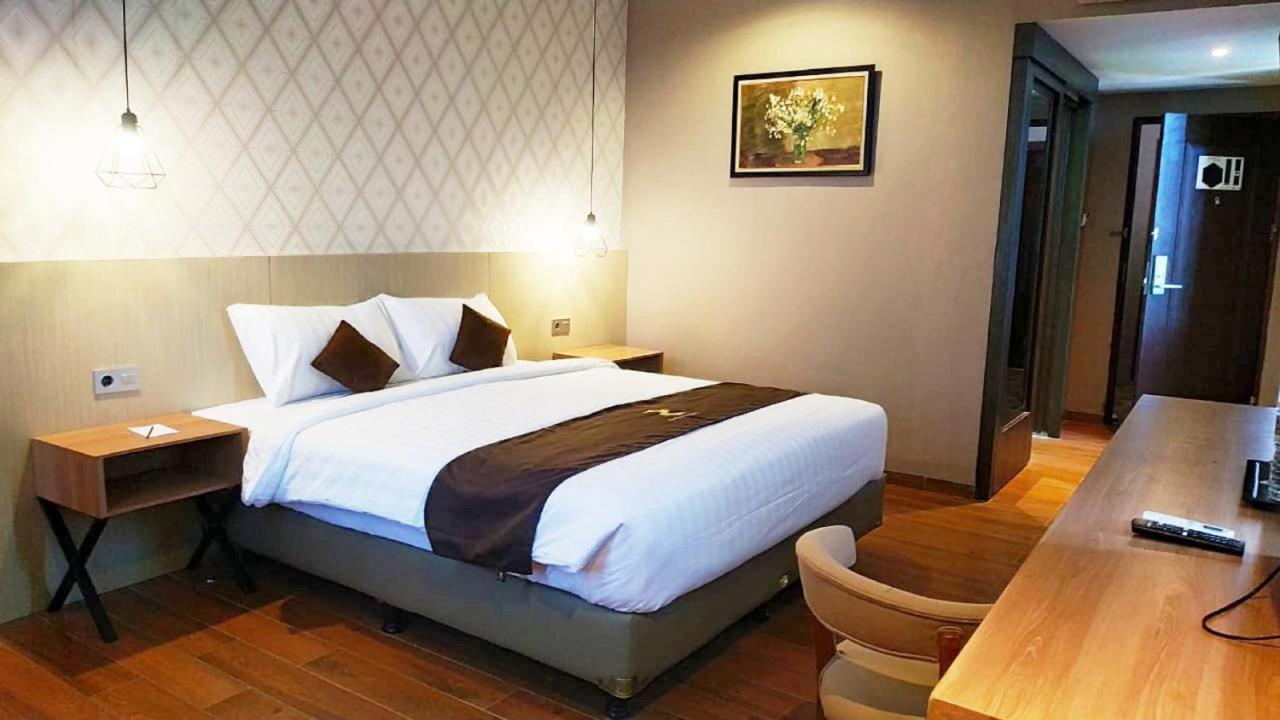 Zenith Premiere Hotel Baubau Dış mekan fotoğraf